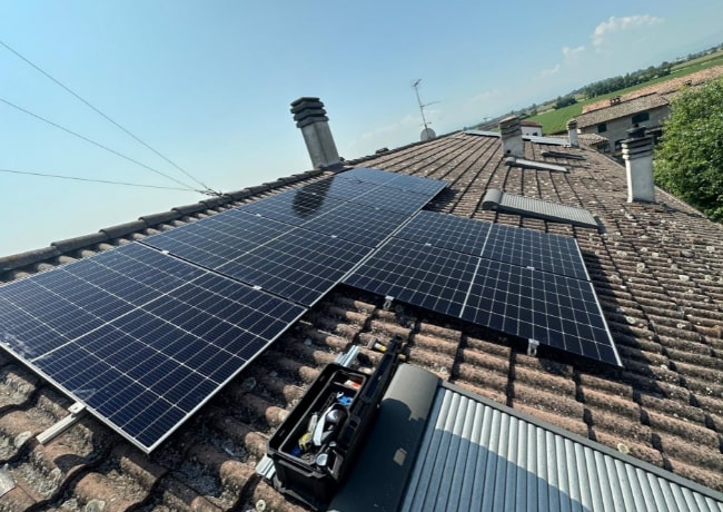 Vantaggi degli Impianti Fotovoltaici Vantaggi degli Impianti Fotovoltaici