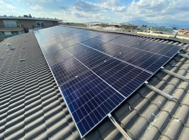 FOTOVOLTAICO CON O SENZA BATTERIE